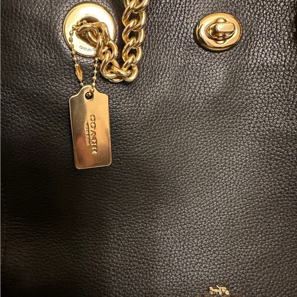 COACH 57107 Turnlock Chain Pebbled Black Leather Tote Shoulder Bag EXCELLENT - Picture 6 of 10